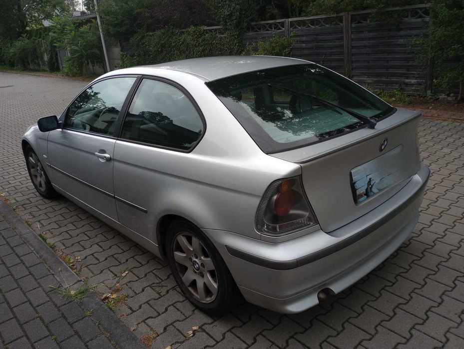 Zadbane BMW Seria 3 z Rok 2001