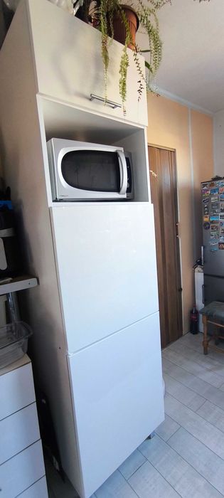 Słupek kuchenny o wymiarach 220x60x60