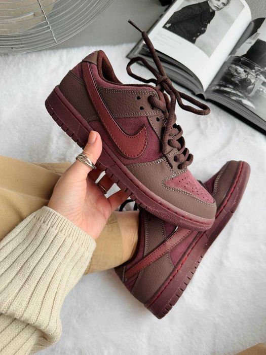 Nike Sb Dunk Low City Of Love Burgundy