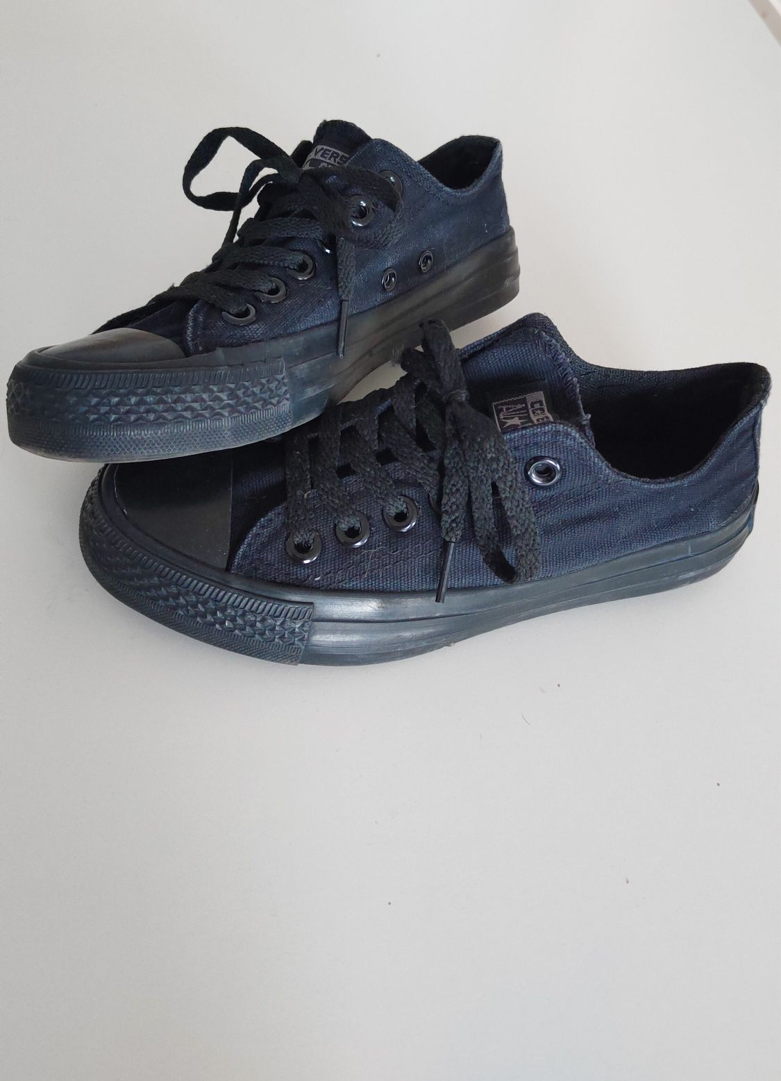 Czarne trampki Converse 35