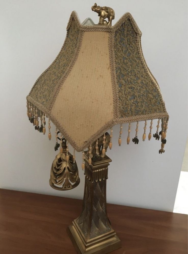 Indyjska lampa stojąca