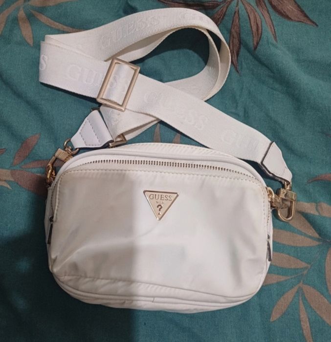 Capa guess branca original