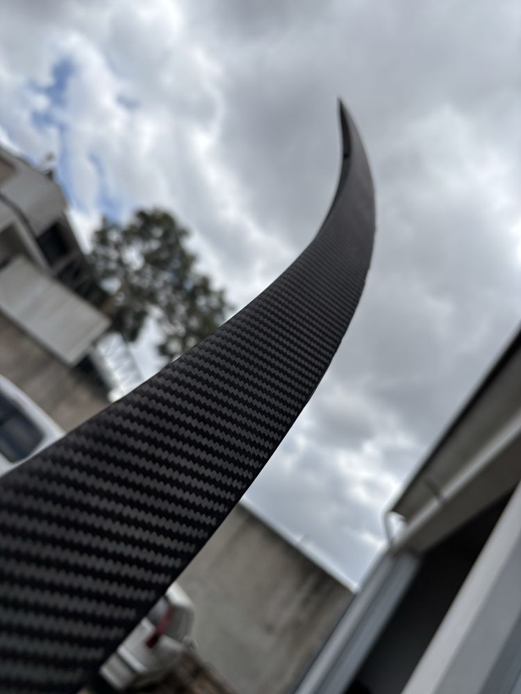 Aileron/spoiler Tesla model 3 estilo carbono