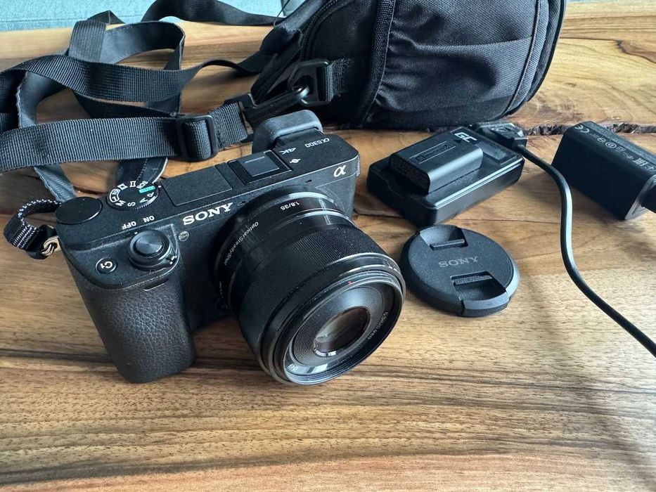 Sony a6300 body ILCE6300 + obiektyw Sony E 35mm f/1.8
