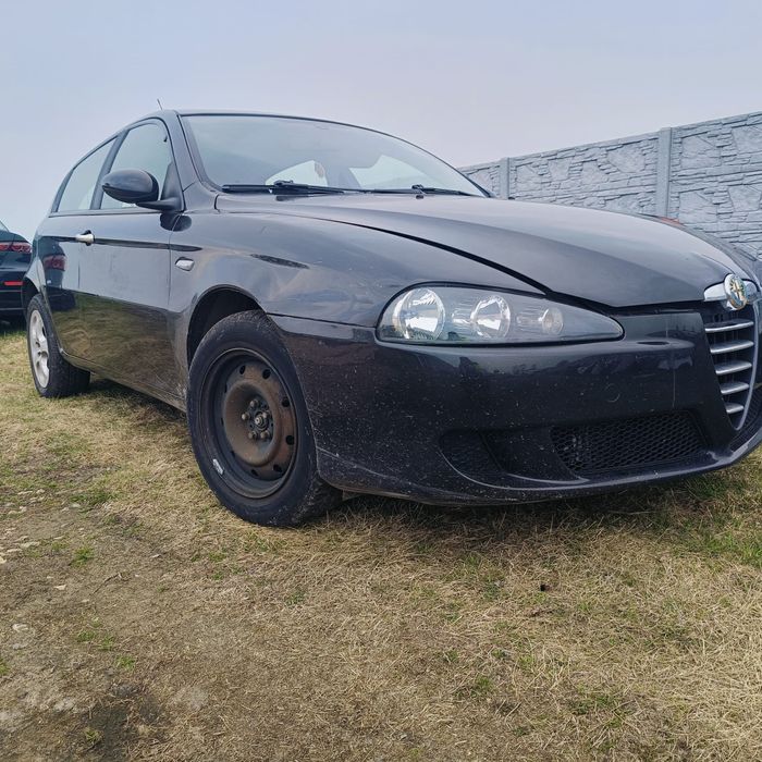 Alfa Romeo 147 1.6i części 846 lakier