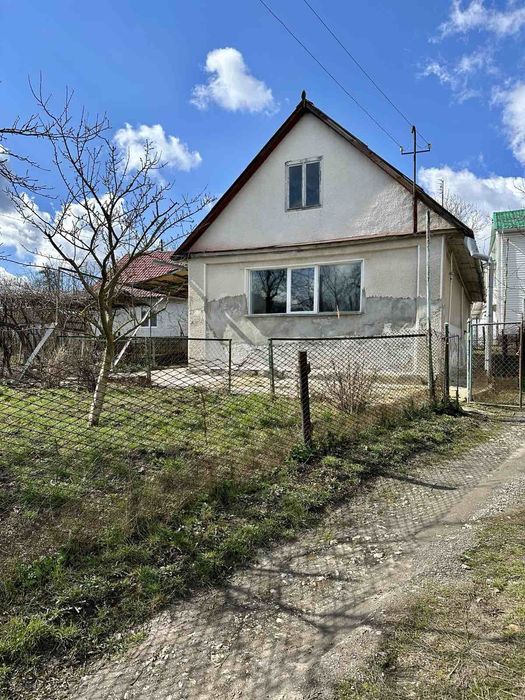 Продам цегляний будинок