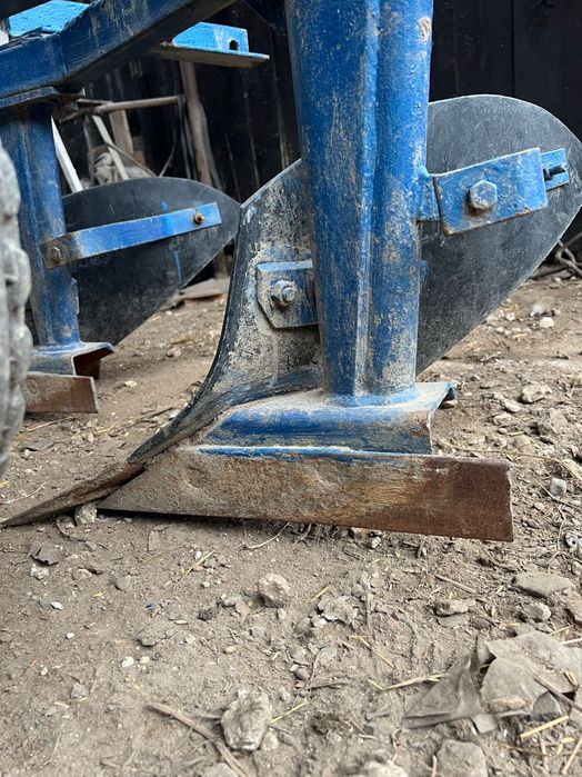 Продається плуг 2 по 30