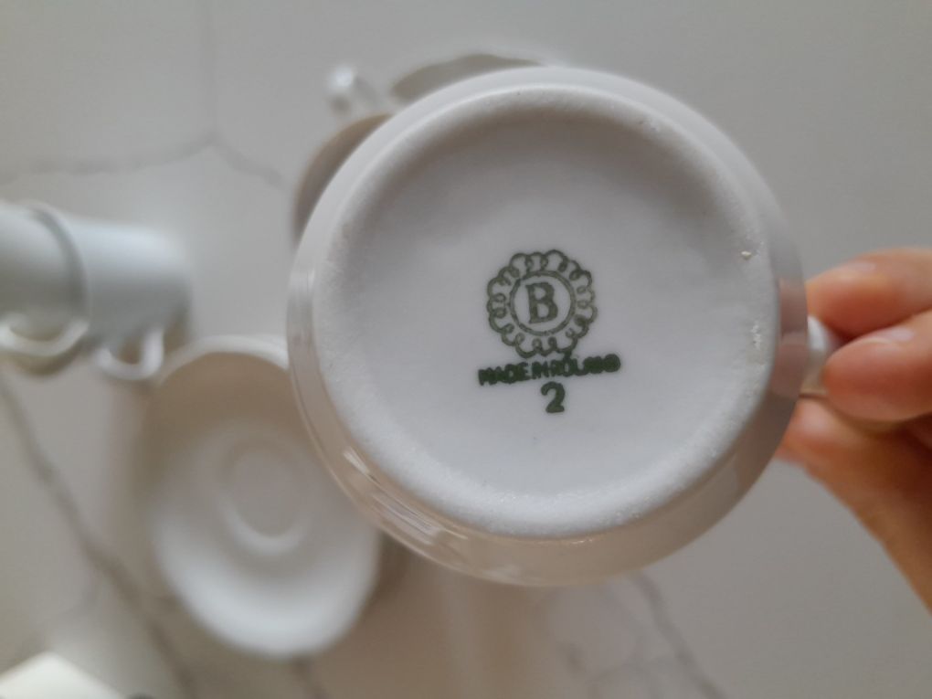 Zestaw 5 filiżanek ze  spodkiem porcelana Bogucice