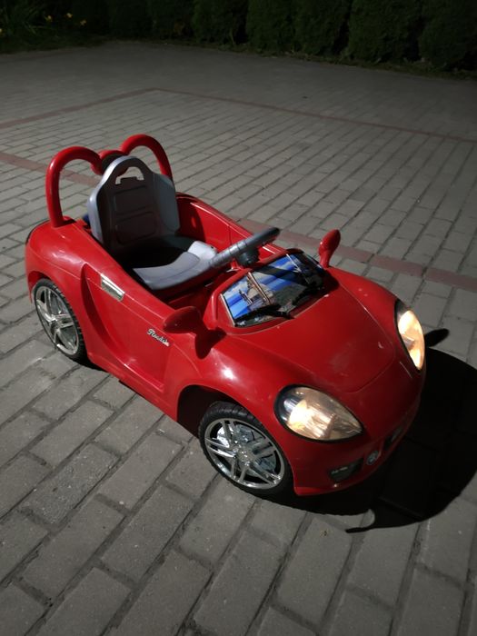 Samochód na akumulator 6 lub 12 V.