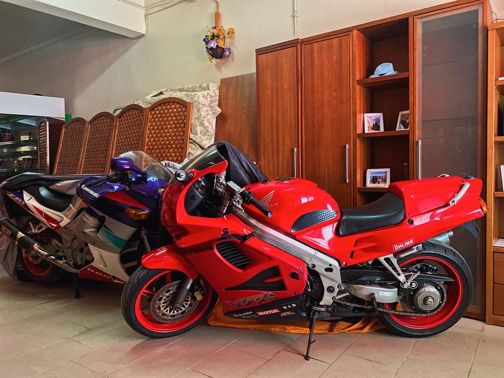 [LER DESCRIÇÂO] Vendo Coleção de motas (zzr 600/fzr 1000 exup/vfr 750)