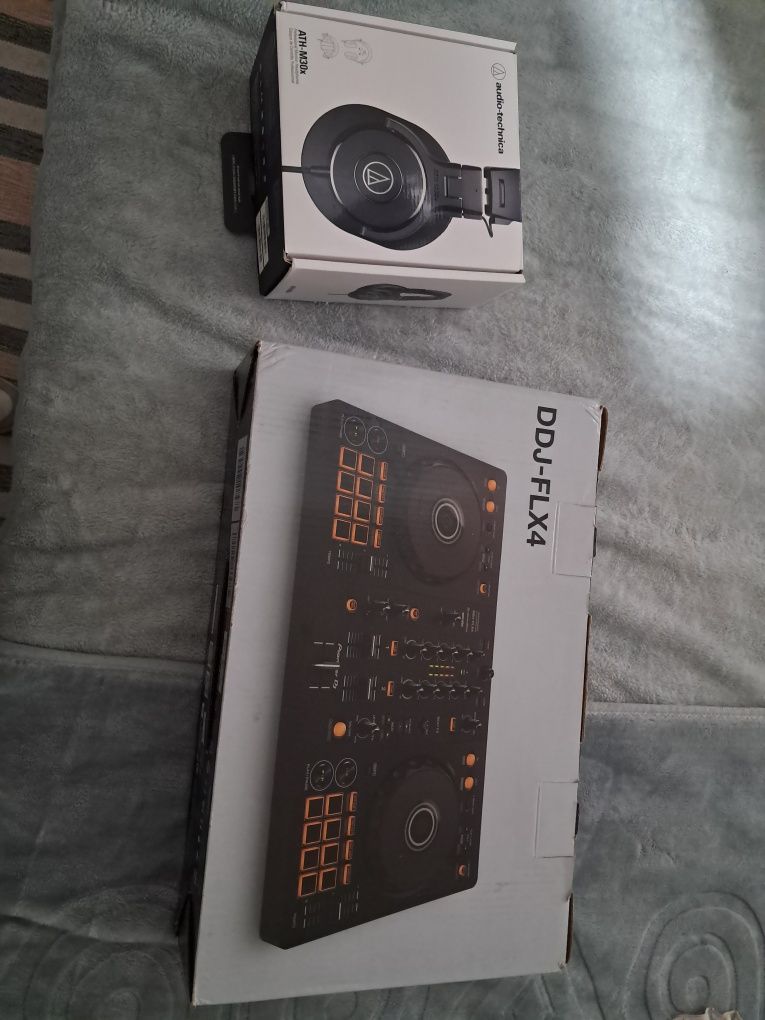 DDJ-FLX4 e phones