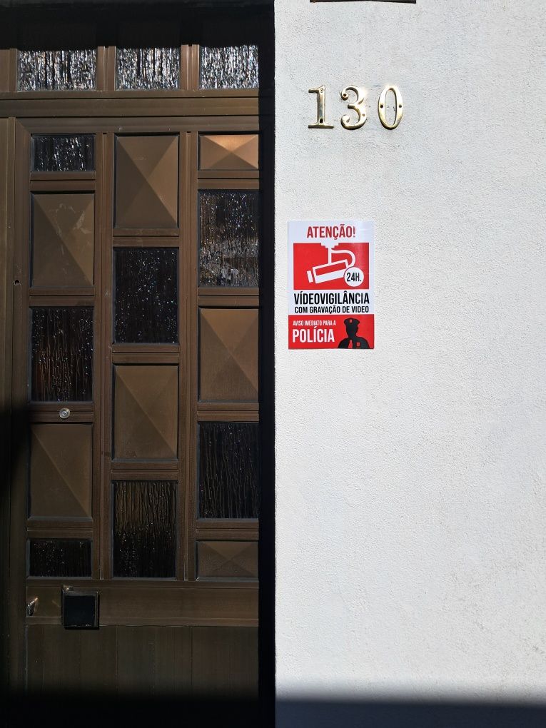 Placa dissuasão de alarme em pvc 30x20, com oferta de autocolante