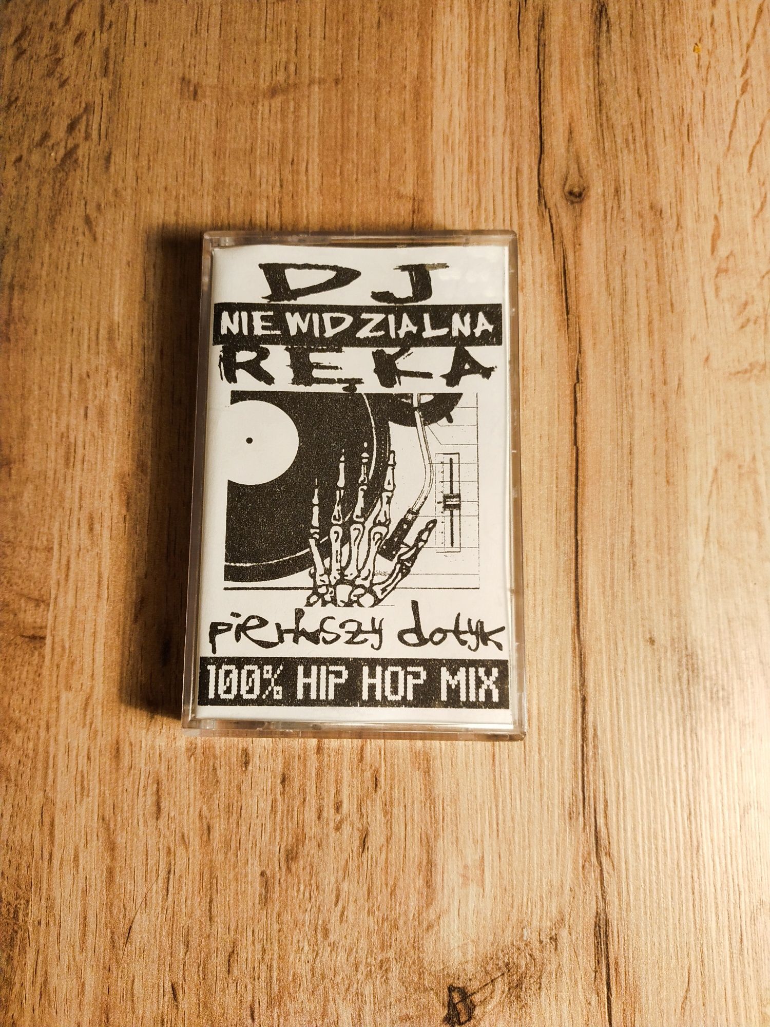 Dj Niewidzialna Ręka - Pierwszy dotyk