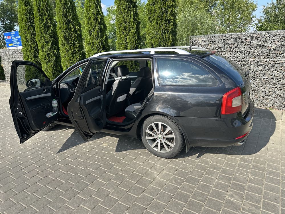 Продам автомобіль Skoda Octavia A5 2011 року випуску.