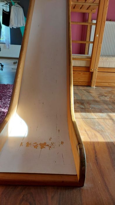 Łóżko lite drewniane ze zjeżdżalnią