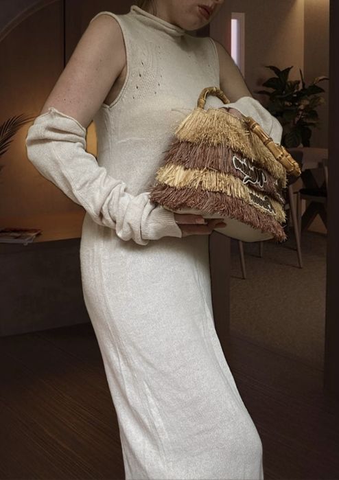 Вʼязана натуральна довга літня пляжна сукня