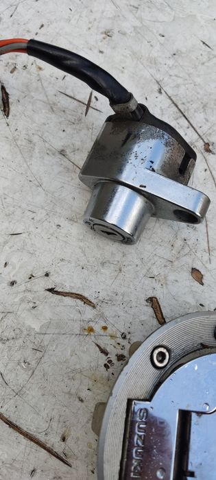 Suzuki vz 800 maruder stacyjka moduł klucz zamek korek