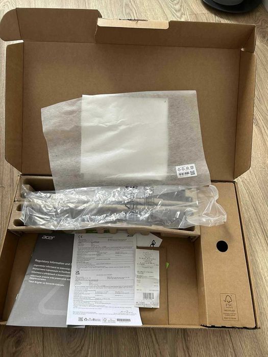 Acer Nitro v16 16GB RAM 512GB SSD RTX 4050 + Mysz