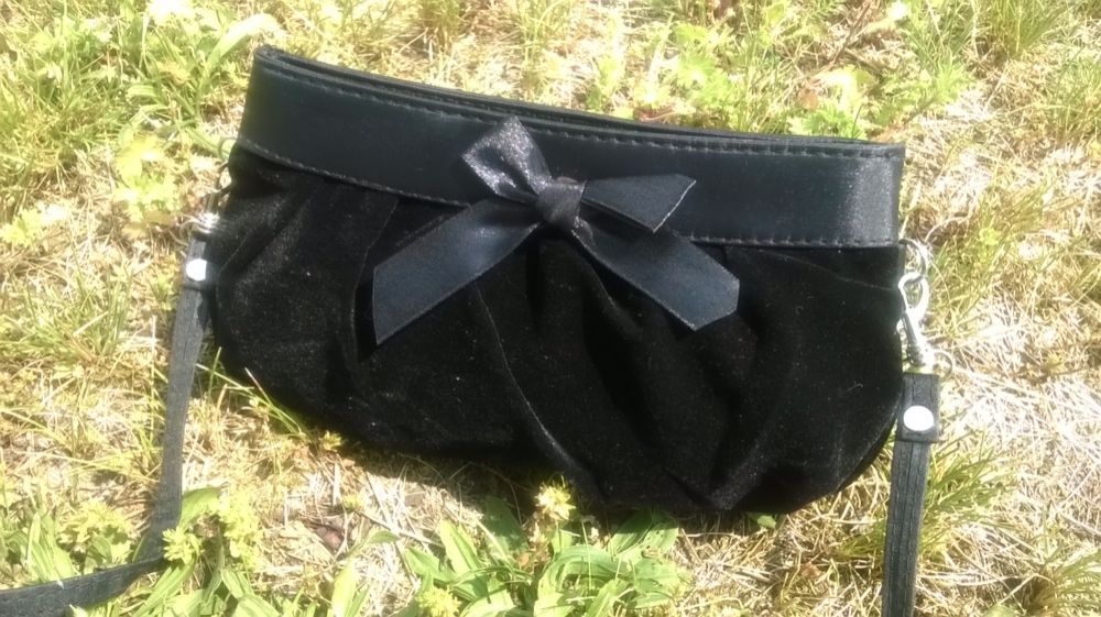 nowe czarne torebki. Torebka na wesele. kopertówka, listonoszka