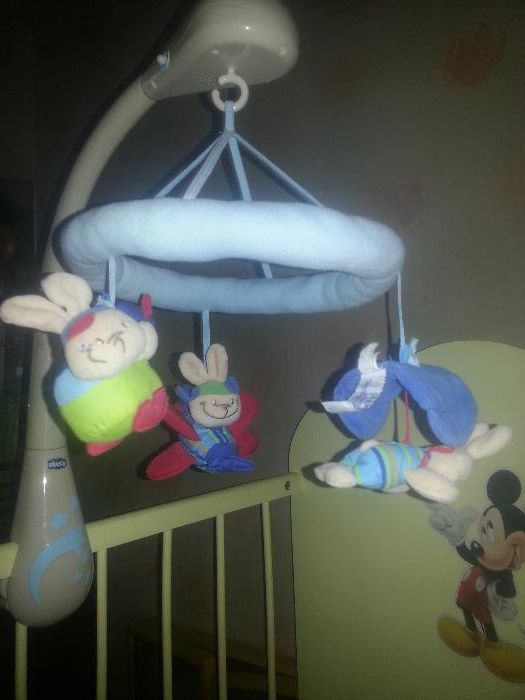 Музыкальная подвеска-мобиль-игрушка на кроватку Кролики, Chiccо