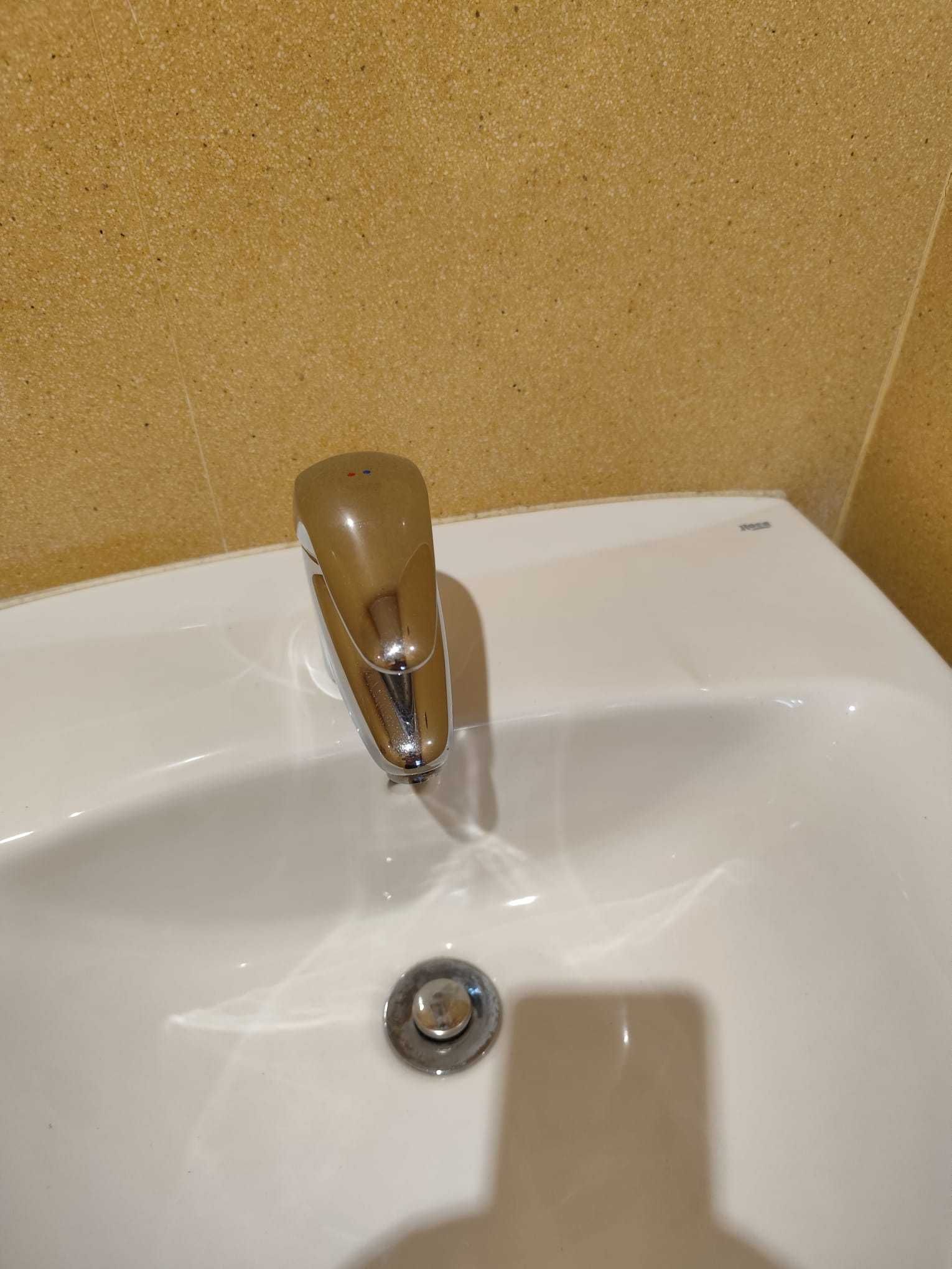 Lavatório de pé ROCA com Torneira ROCA