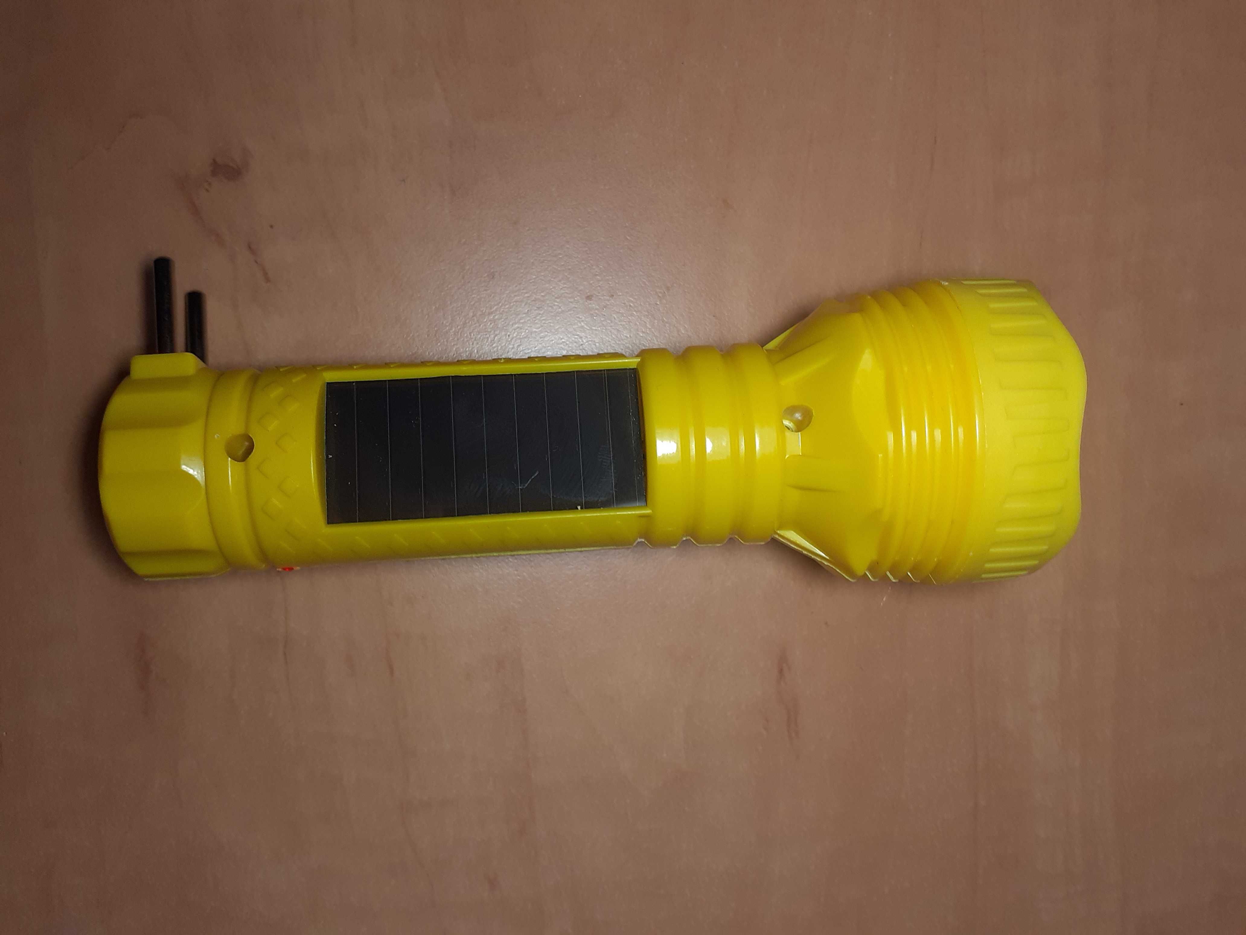 LATARKA Akumulatorowa ładowana LED Solarna
