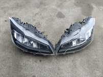 Seat arona lampy przód lewa prawa  led  rozbite