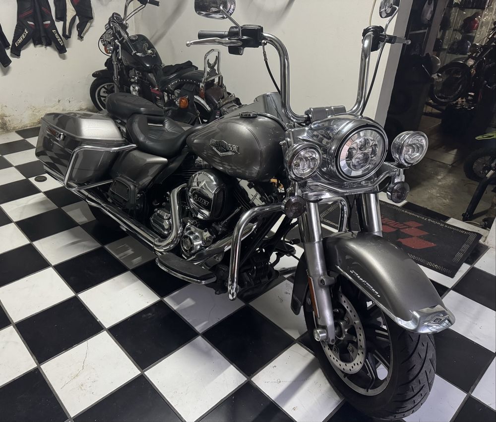 Harley Davidson roadking 103 Road King 2016