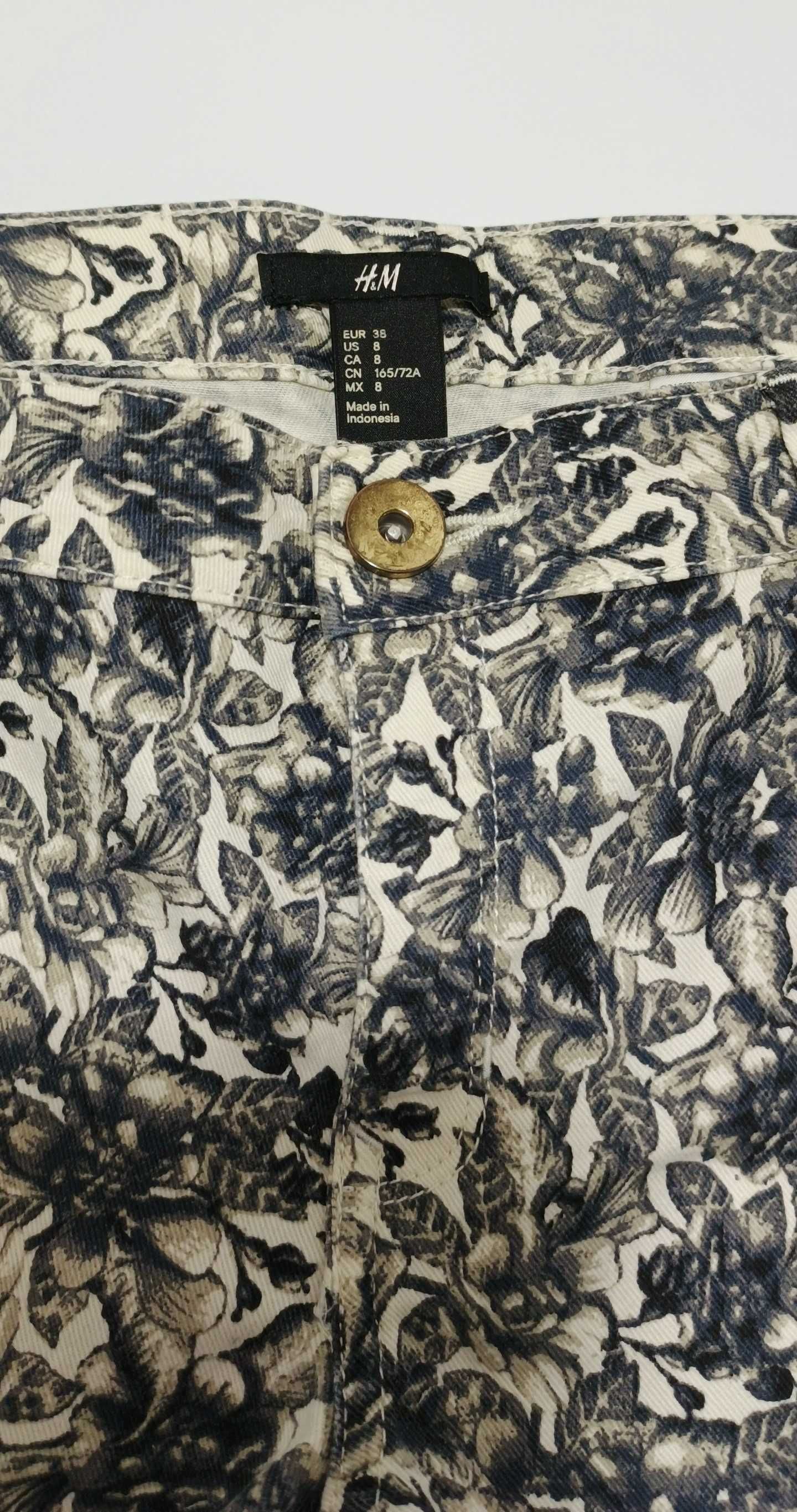 Modne szorty H&M w kwiatowy wzór rozmiar 38