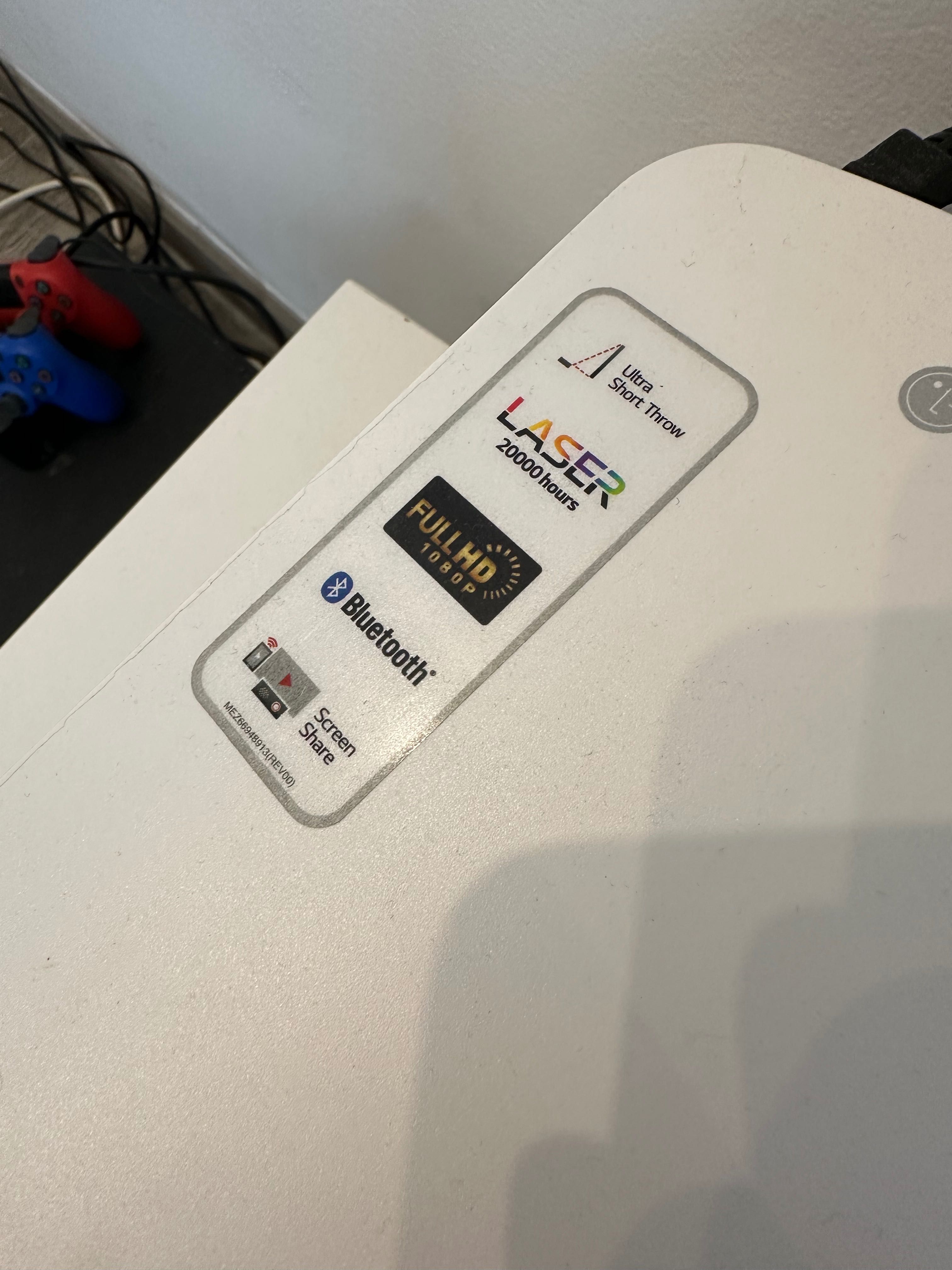 LG HF85JA — Лазерный ультракороткофокусный проектор Full HD