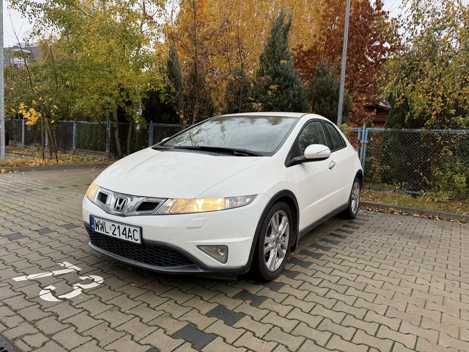 Honda Civic 5-drzwi 1.8 i-VTEC Manual, 140hk, 2010