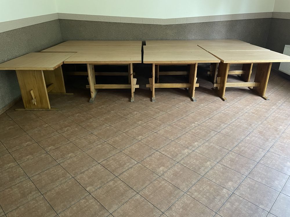 Stoly  różnych rozmiarów
