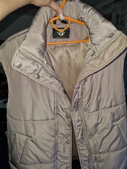 Продам нову жилетки