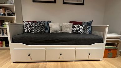 Łóżko leżanka rozkładane Ikea Hemnes