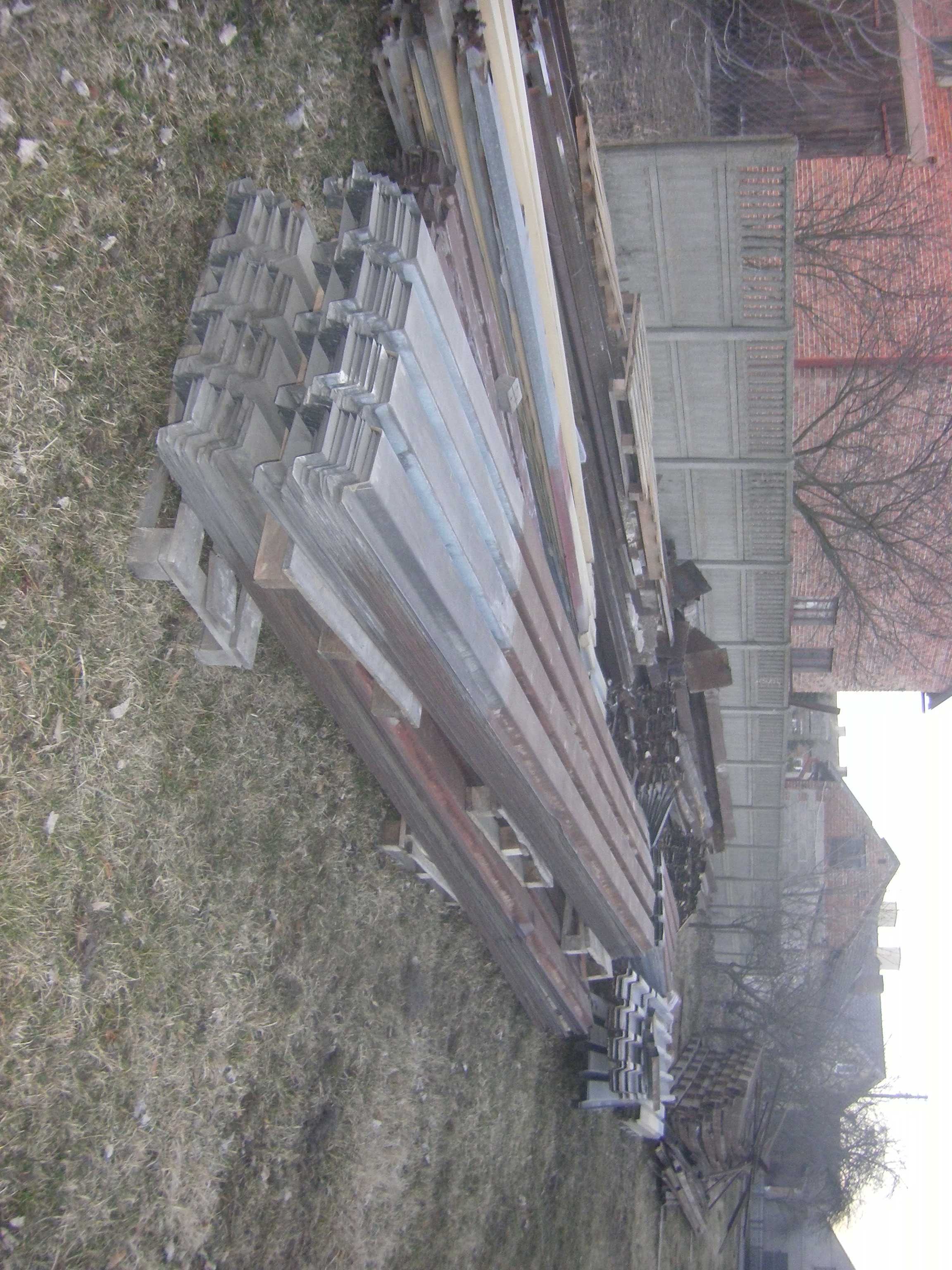Hala - konstrukcja stalowa z blachą na dach i ściany
