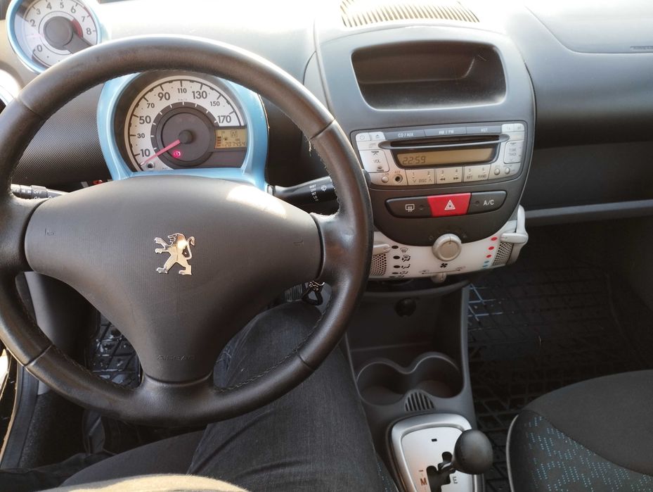 Продаж автомобіль