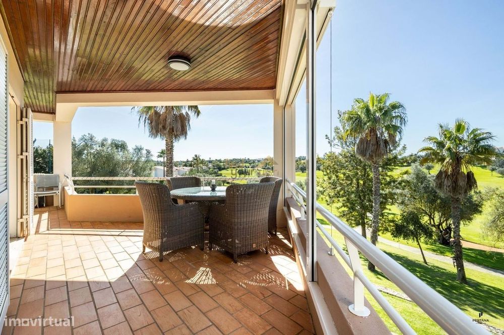 Apartamento T3 com vista para o campo de golfe de Vale da Pinta – Alga