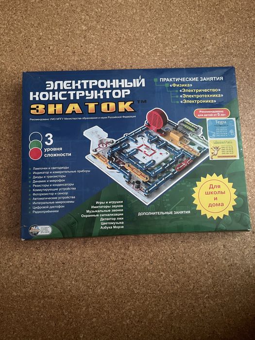 Електронний конструктор Знаток