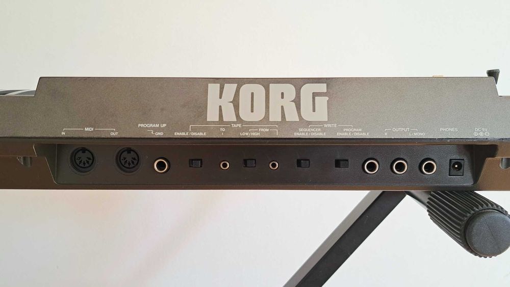Korg Poly 800 - syntezator/klasyk lat 80