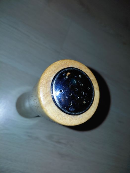 Drewniana wysoka solniczka z Holandii