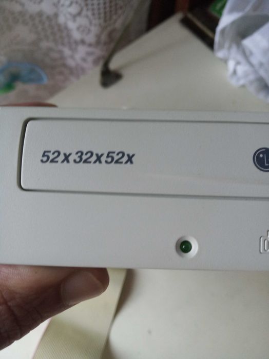 Leitor CD Rom Branco LG 52x32x52