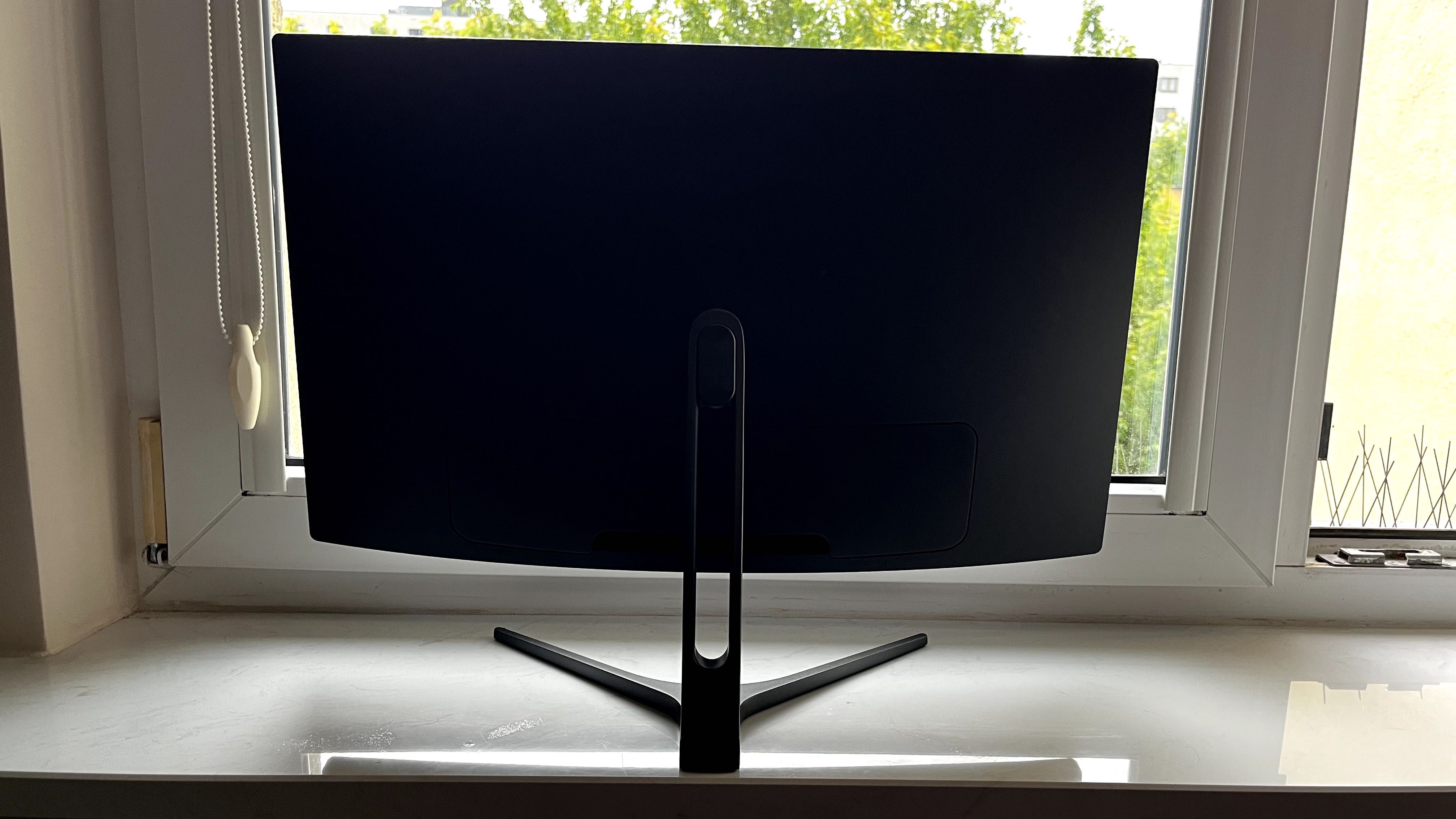 Monitor MSI Optix G24 Series – 24”, zakrzywiony, sprawny + kable