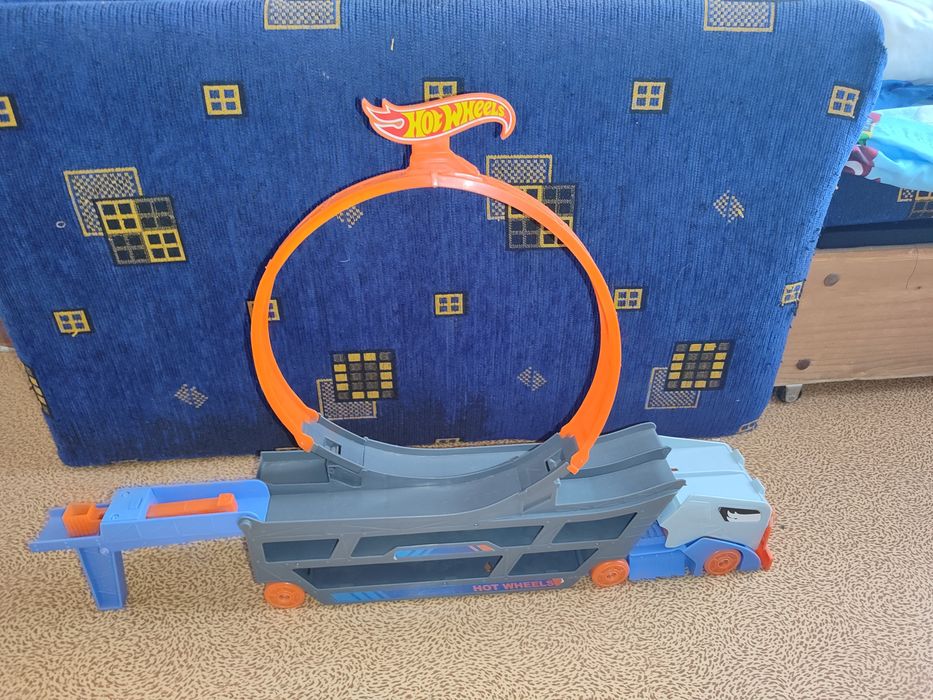Автовоз Hotwheels
