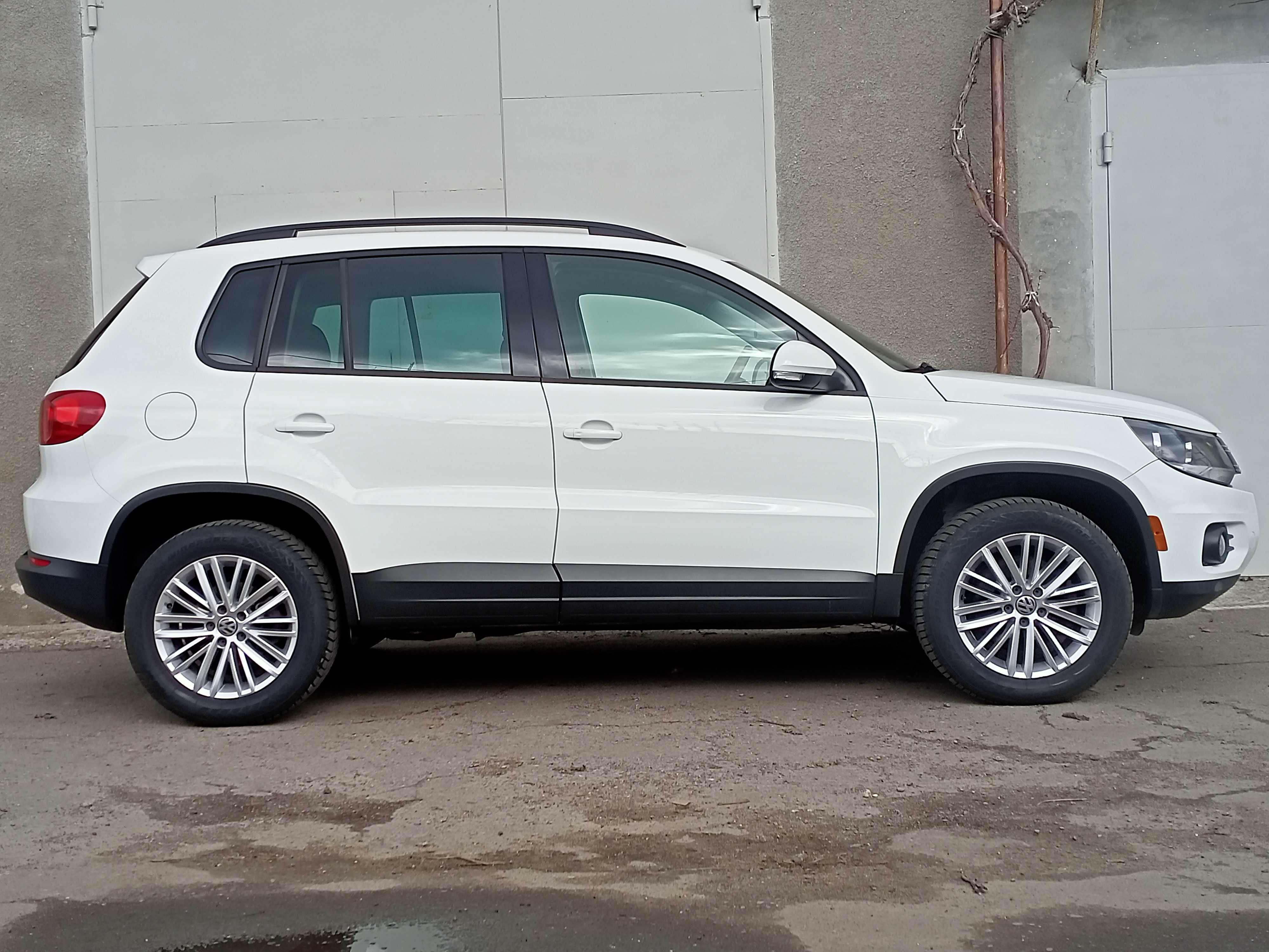 Продаю свой VOLKSWAGEN TIGUAN, в идеальном состоянии!