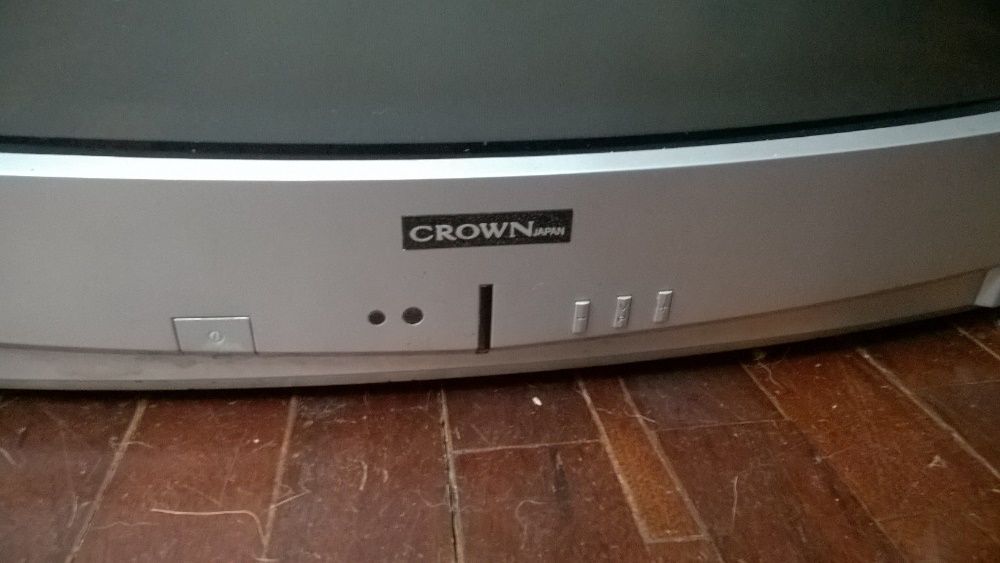OPORTUNIDADE Televisão Crown 40 cm