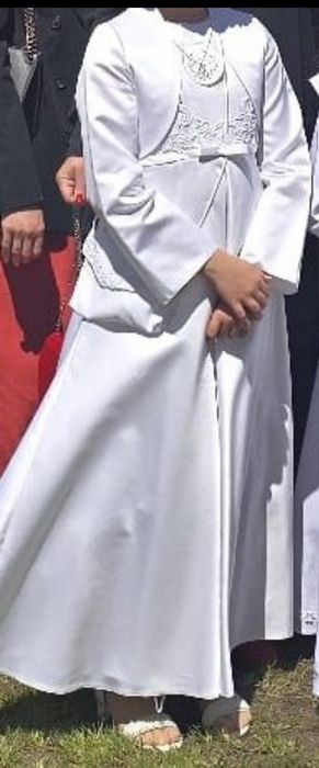 ecru alba z koronką 146-152 cm