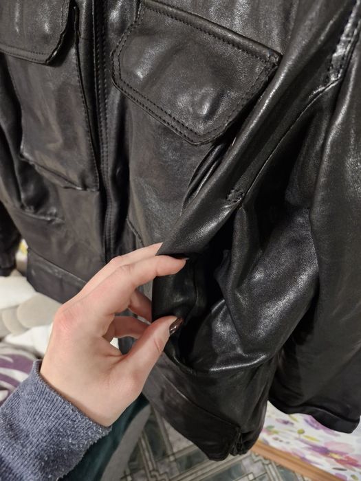 Чоловіча кожанка чорного кольору з карманами,мужская кожанка Чёрная