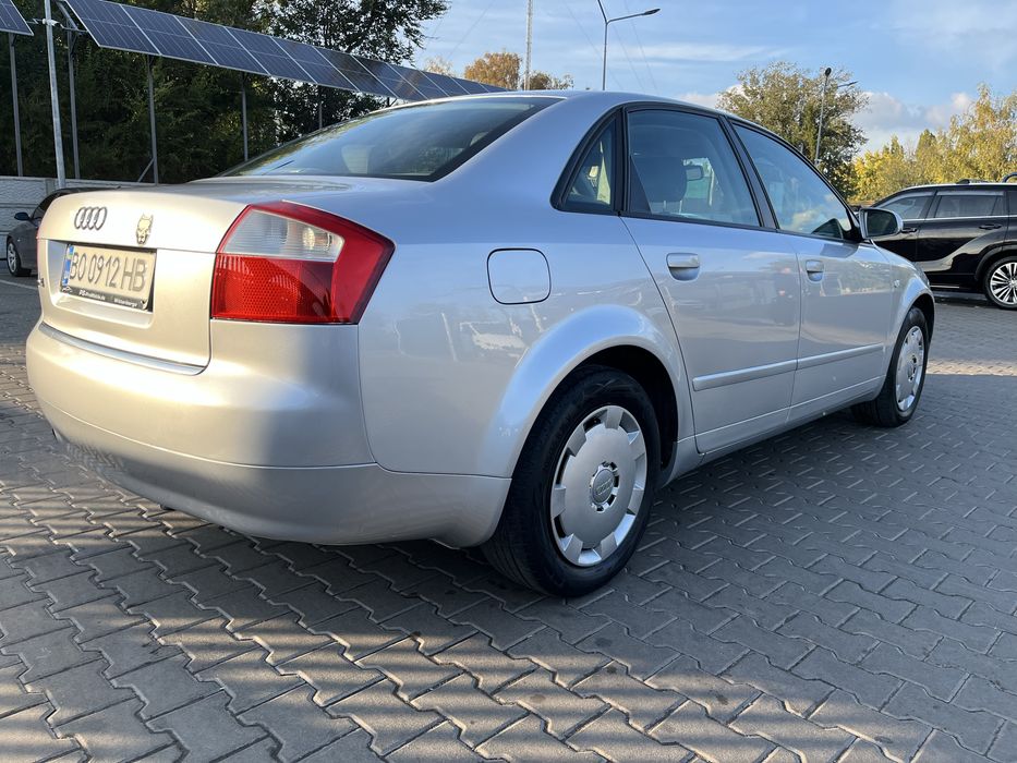 Audi A4 1.6 бензин