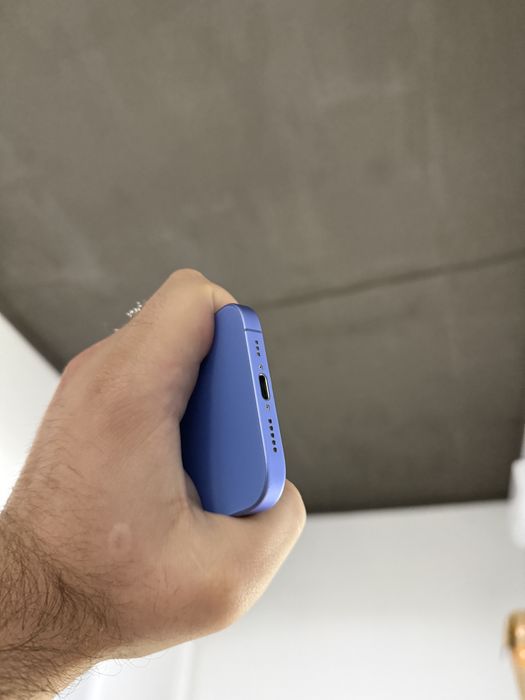 Apple iphone 16 128 gb айфон 16 як новий 100%