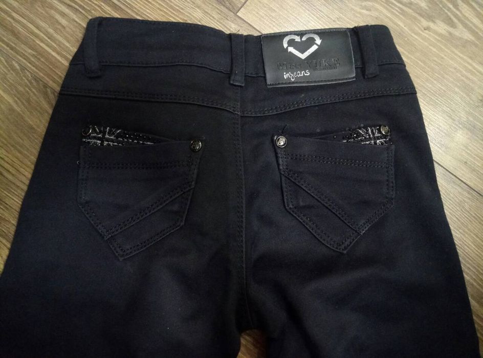 Джинсы черные р.140(8-10 лет)